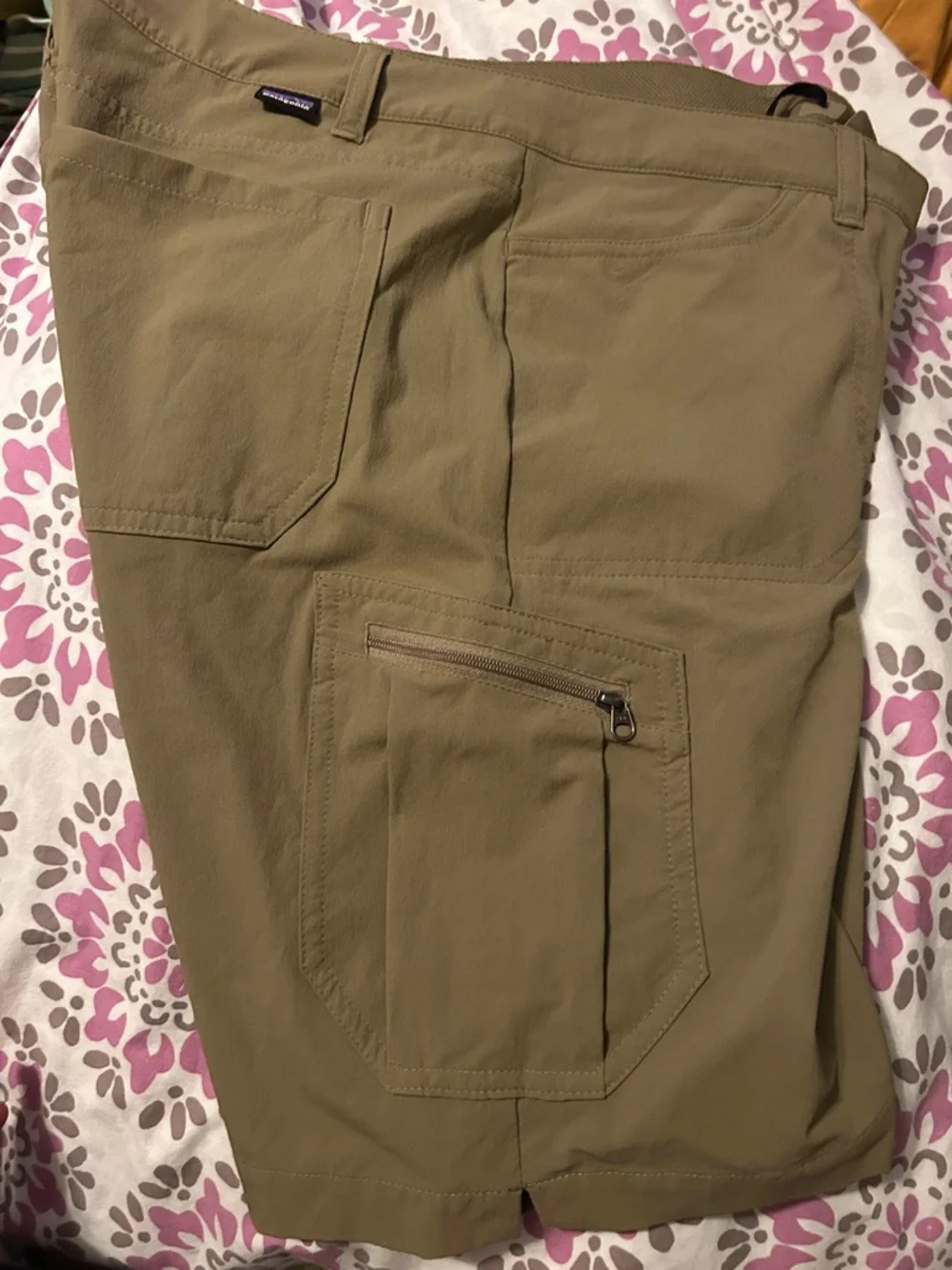 Patagonia Olive Tan Cargo Shorts for women size 10 almost new - Picture 2 of 7